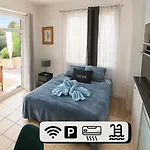 20m2- 1 Pers- De La Nartelle- Maxime - Piscine Partage- Parking