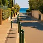 20m2- 1 Pers- De La Nartelle- Maxime - Piscine Partage- Parking Σπίτι διακοπών *