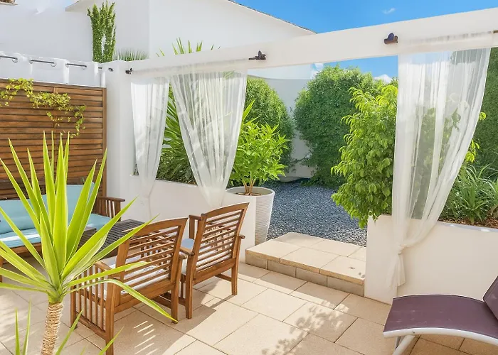 20m2- 1 Pers- De La Nartelle- Maxime - Piscine Partage- Parking سانت ماكسيم