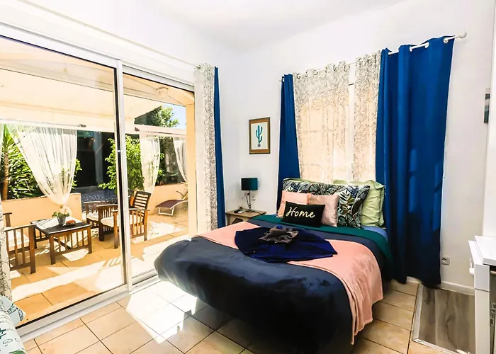 Studio 20M2- 1 Pers- Plage De La Nartelle- Sainte Maxime - Piscine Partage- Parking