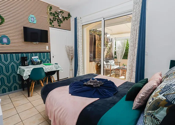 بيت للعطل 20m2- 1 Pers- De La Nartelle- Maxime - Piscine Partage- Parking سانت ماكسيم