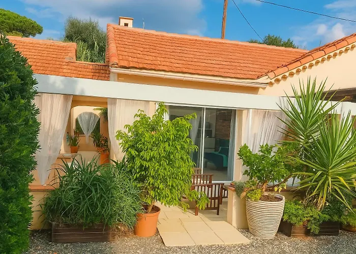 بيت للعطل 20m2- 1 Pers- De La Nartelle- Maxime - Piscine Partage- Parking *