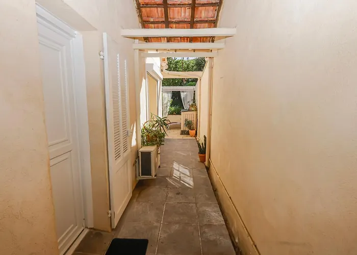 بيت للعطل 20m2- 1 Pers- De La Nartelle- Maxime - Piscine Partage- Parking *